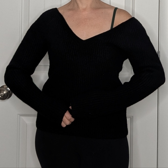 NWT Banana Republic wool blend sweater wide ribbed deep vneck size sm - Picture 6 of 15